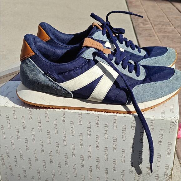 Kizik Navy White Lace Up Suede Fabric Low Top Athletic Sneaker